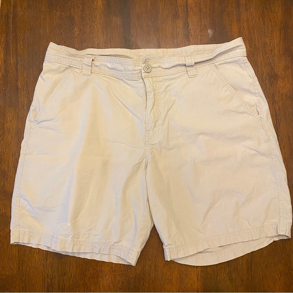 Men’s Columbia Shorts - Size 34W